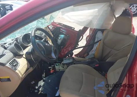 2013 Hyundai Elantra Gls z USA, uszkodzony, nr VIN KMHDH4AE3DU491959